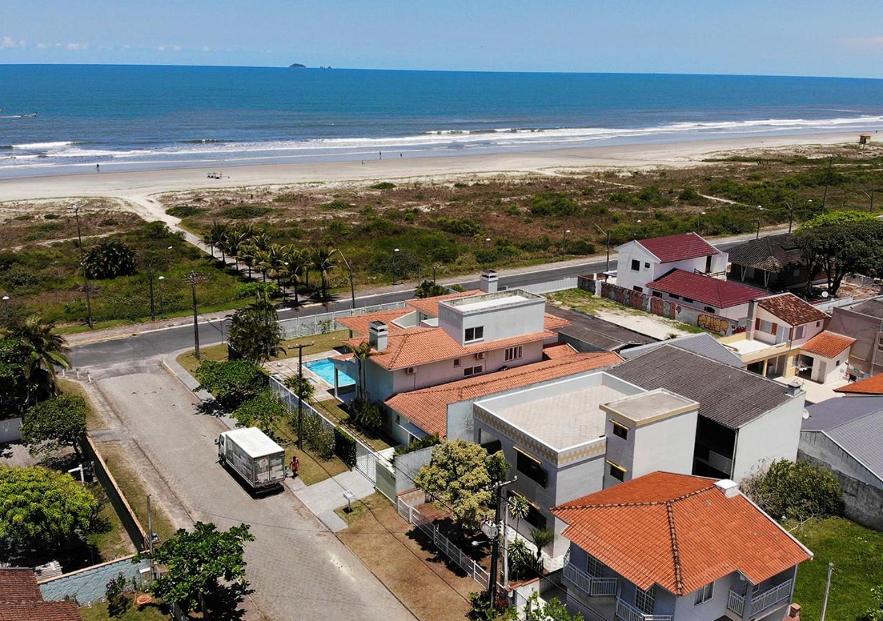 Boa Fé Casa De Praia Com Boa Ventilacao Garagem Coberta Para 3 Carros 50M Da Praiaヴィラ エクステリア 写真